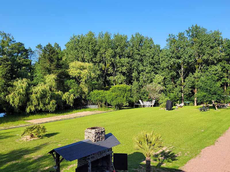 Un monde d'activités dans un parc